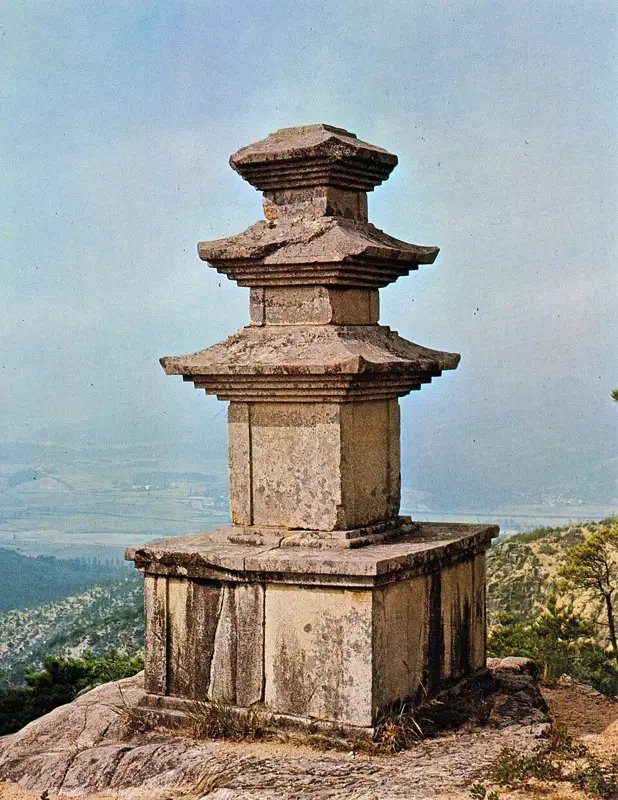경주 남산 용장사곡 삼층석탑