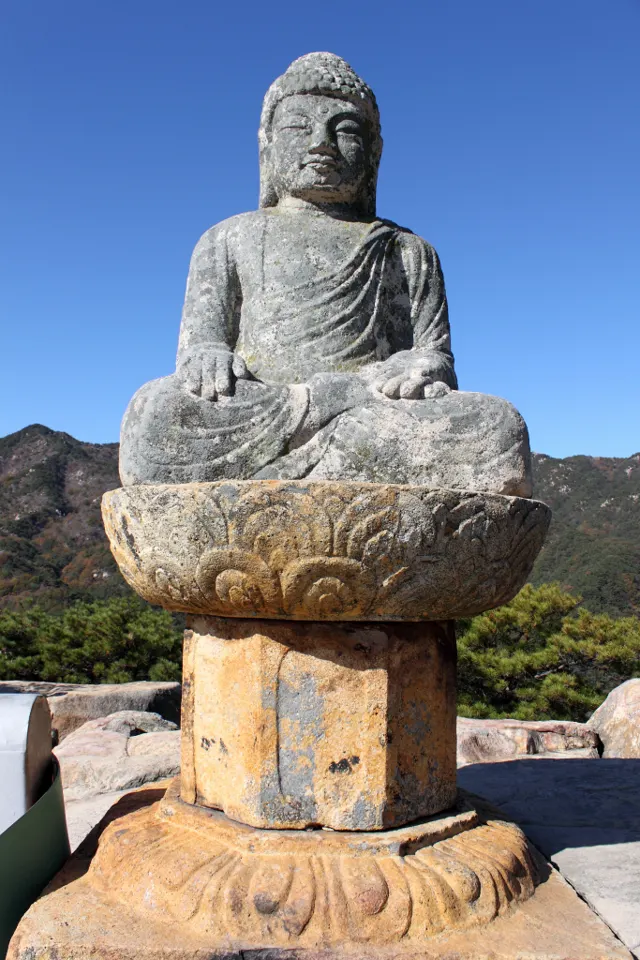 관룡사 용선대 석조여래좌상