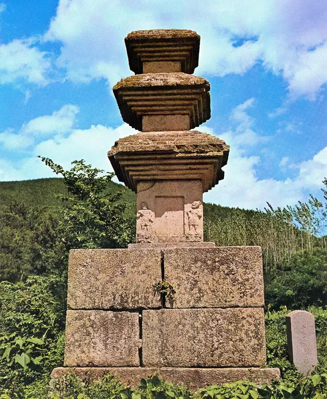 경주 서악동 삼층석탑